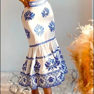 Zara embroidery skirt like new